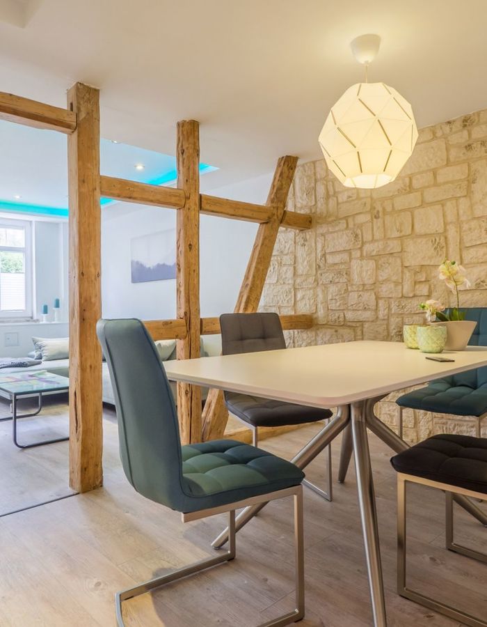 Blick ins Wohnzimmer der Ferienwohnung im EG